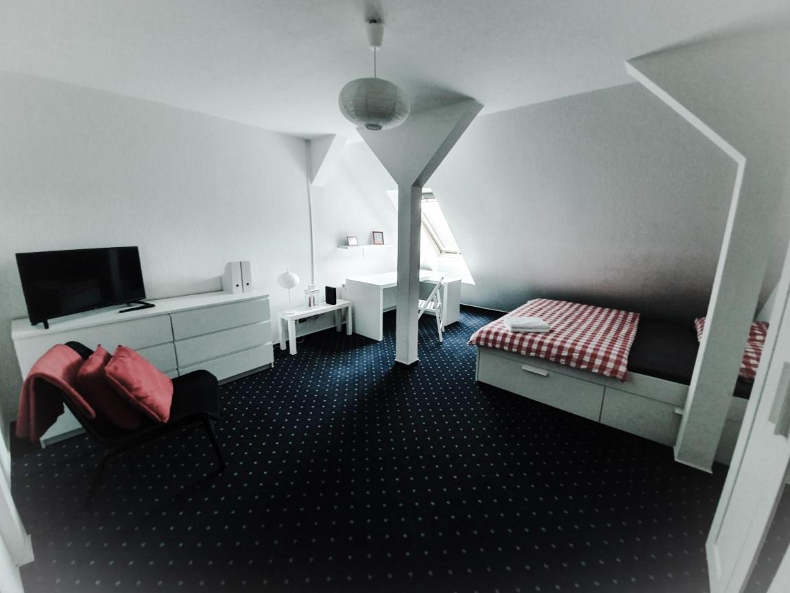 6 Bedroom Private Apartment & Lounge Rostock Eksteriør bilde